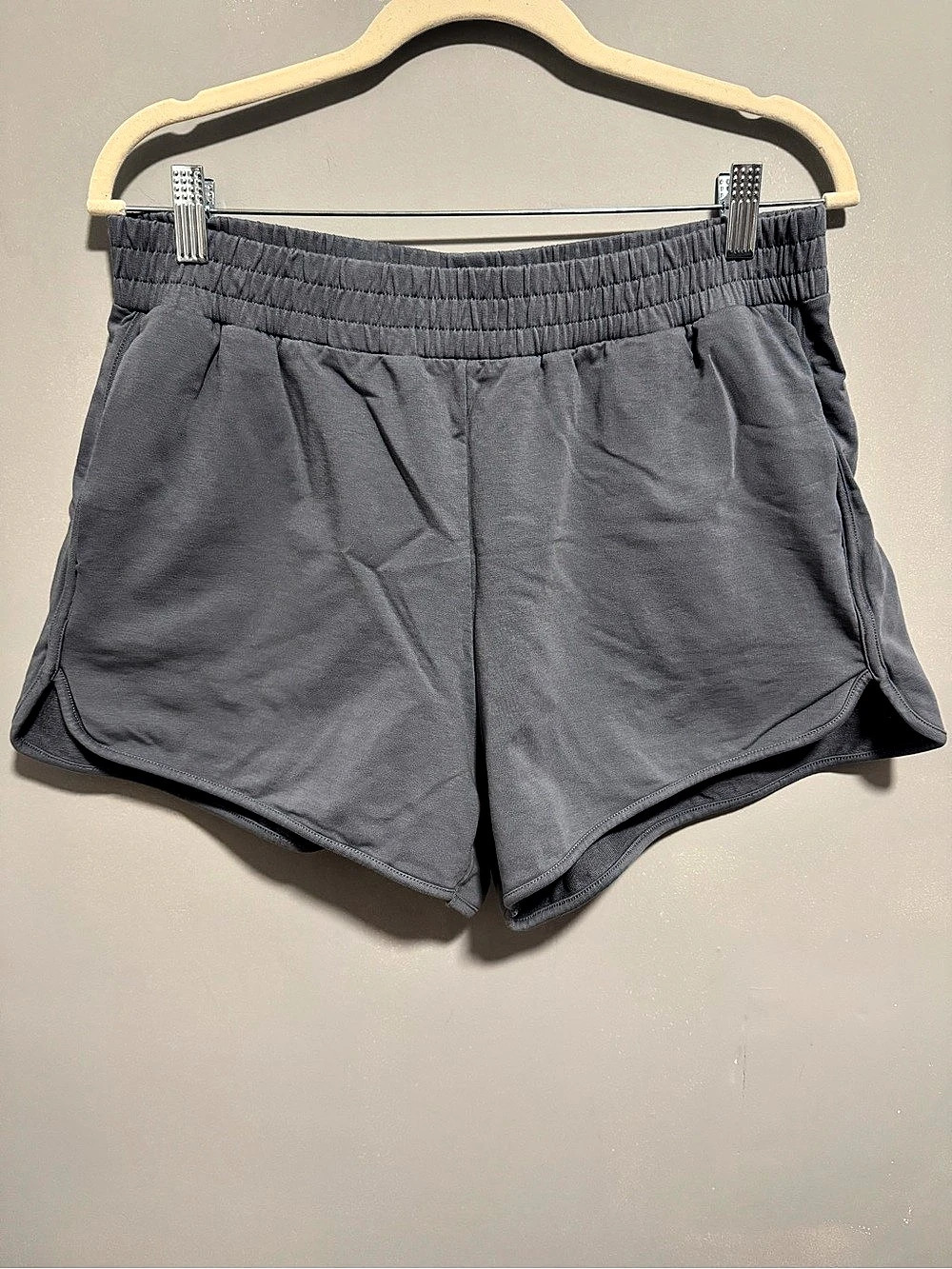 PACT- Organic Cotton Athletic Casual Shorts in Gray. Size Large